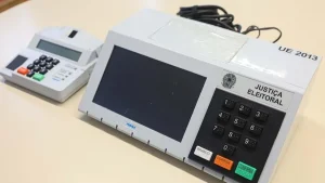 Consequências por não votar ou justificar nas Eleições 2024